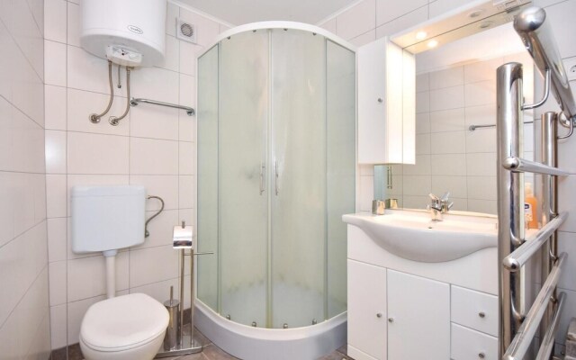 Awesome Home in Lokva Rogoznica With Wifi and 4 Bedrooms