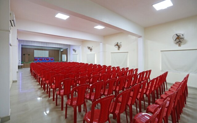 OYO 10153 Hotel Paradise Convention