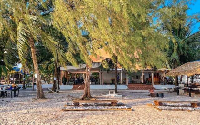 Mad Monkey Koh Rong