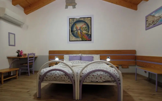 Room-romantic Eco-lodge in the Heart of