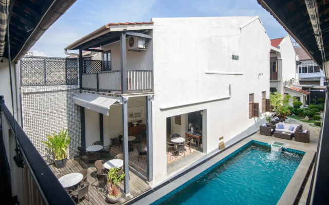 Noordin Mews