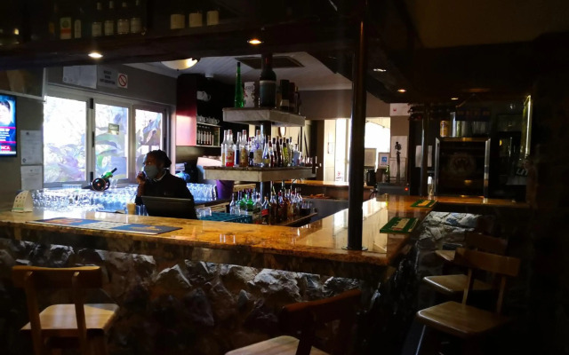 Riverstone Lodge