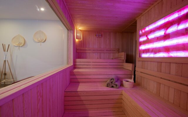A Suite Side