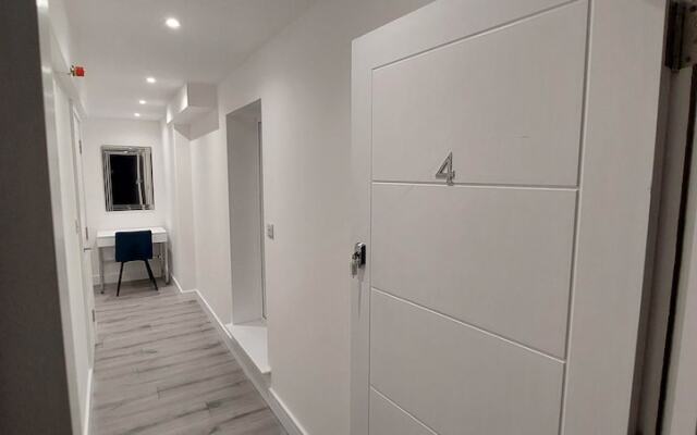 Modern 2 Bedroom Apartments - Camberley