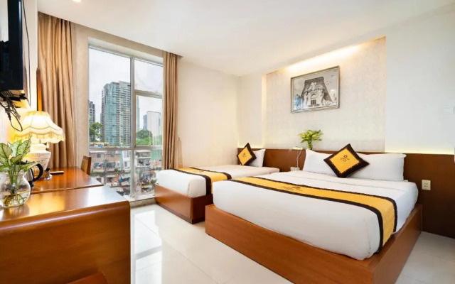 Golden Star Hotel - 60 Le Thanh Ton