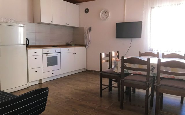 Apartment Petar - 30 m from sandy beach: A1 Nin, Zadar riviera