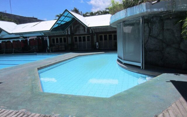 Family Country Hotel & Convention Center