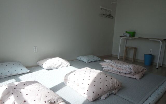 2013 Guesthouse