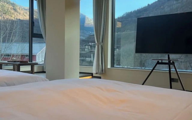 Harmony Zen Retreat in Jiuzhai Valley