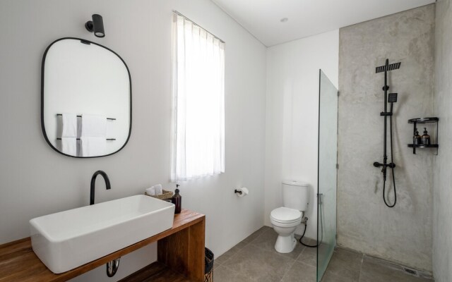 Stylish 3BR Villa Myla By Azure