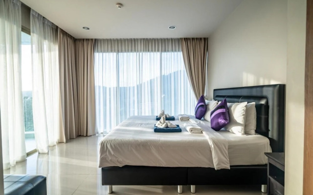 Spacious Apartment With Jacuzzi and Ocean View