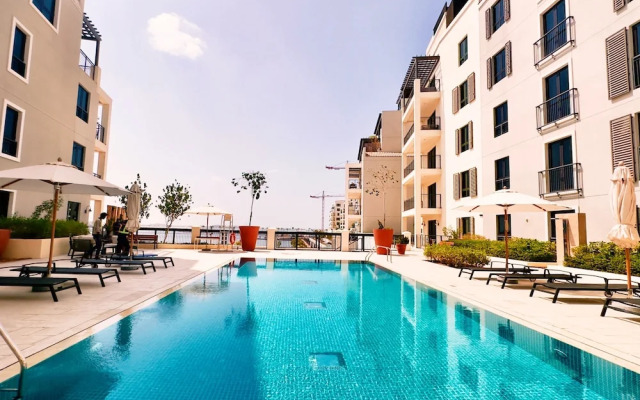 Contemporary La Mer 1BR w Beach Access