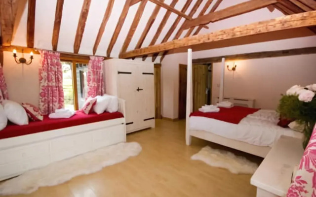 Frasers At Coldharbour Farm