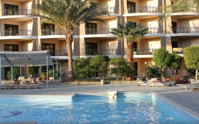 Samaka Beach Resort