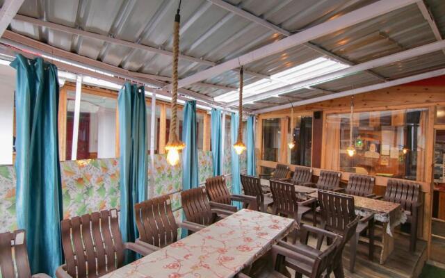 Fabhotel Pushpak