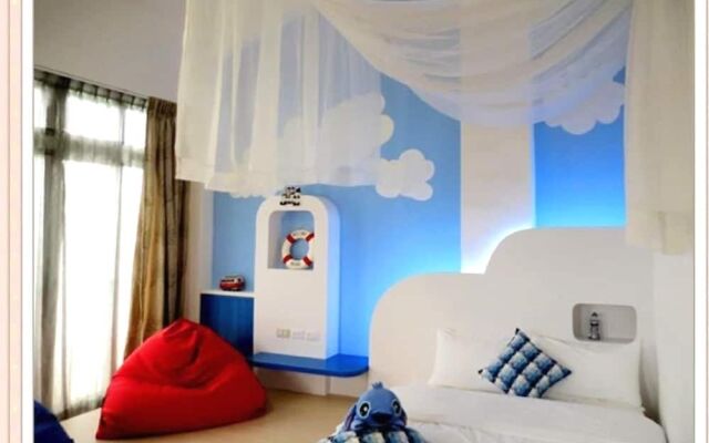 Fifi House