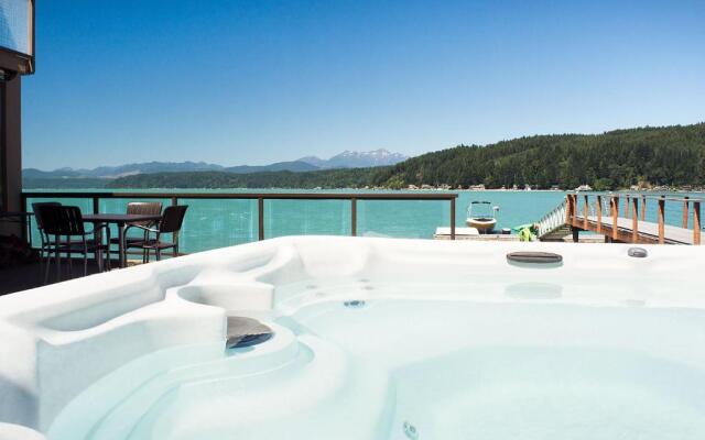Luxury Lookout Hood Canal Vacation Rental