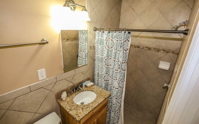 180 Hibiscus Dr. - M