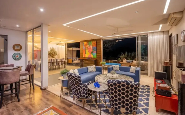 Avior by Hireavilla - 4BR w Infinity Pool in Parra