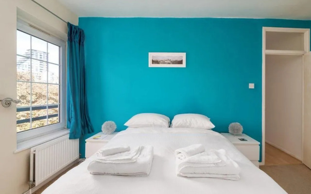 Cute 2BR Home Near Tower Bridge, 4 Guests