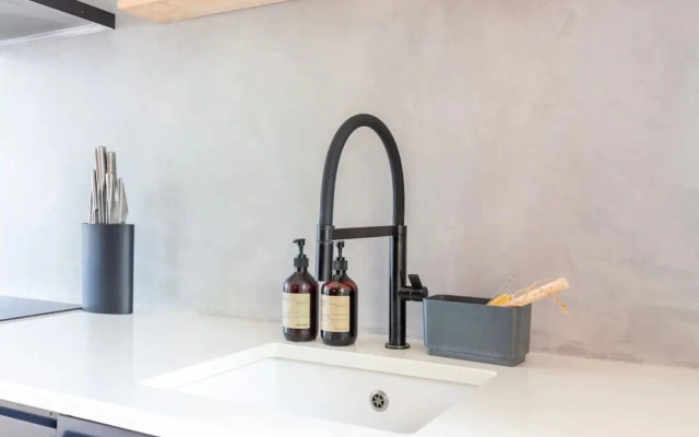 Ultra-modern 1 Bedroom in Angel With Balcony