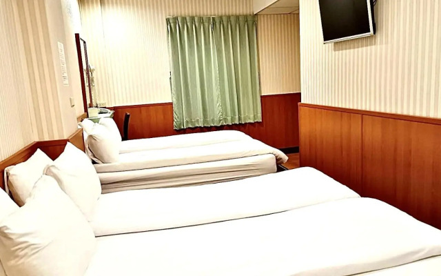 Yinglun Hotel