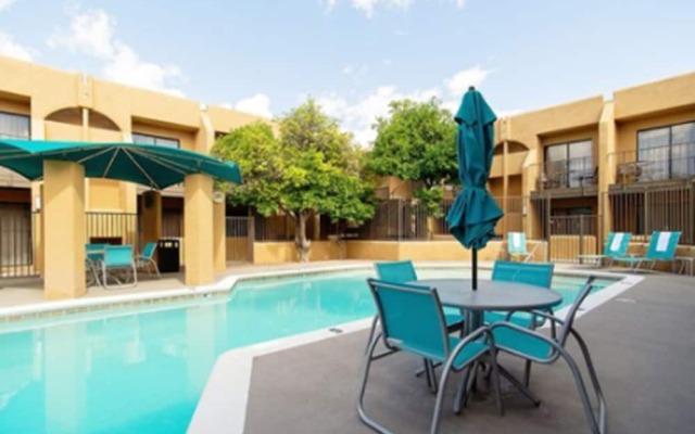 Travelodge by Wyndham Tucson Airport
