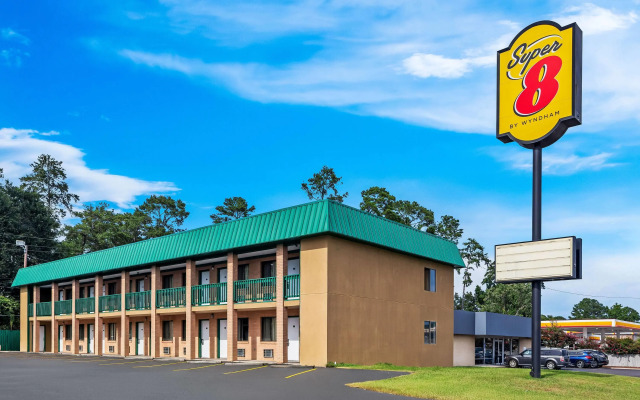 Super 8 by Wyndham Columbia SC / Ft. Jackson