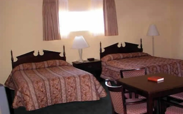 Sunday House Inn and Suites