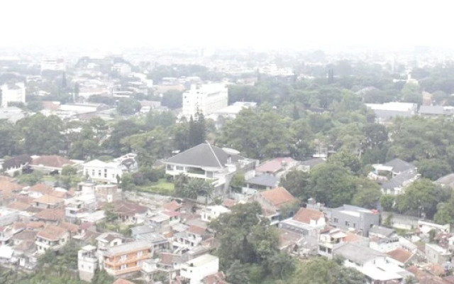 Cozy High Floor 1BR at Parahyangan Residence