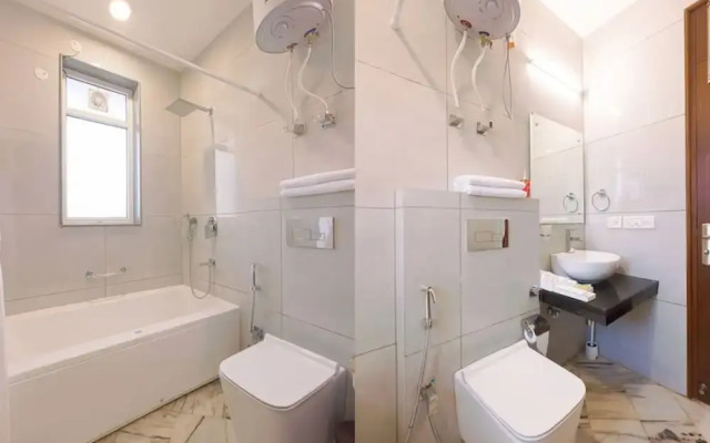 Modern City Service Apartment