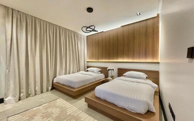 MODERN APARTMENT private entrance