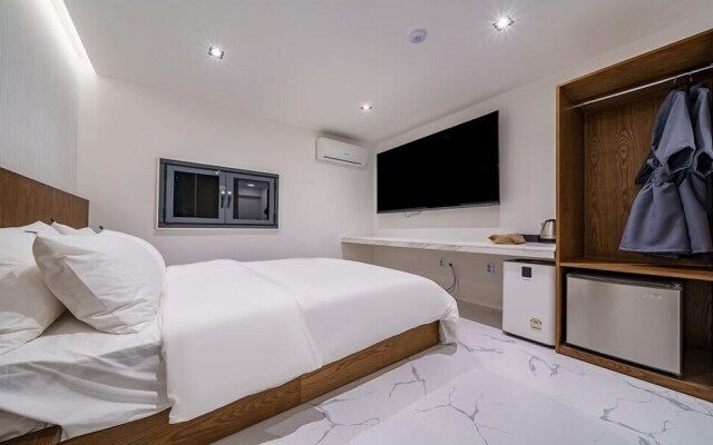 Hotel Seven Step Bupyeong