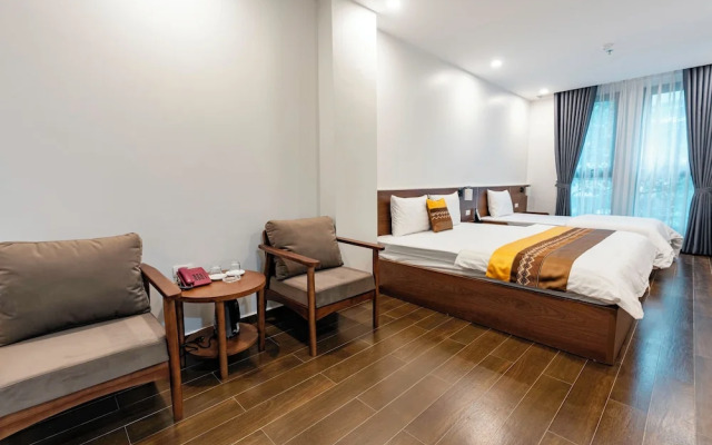 Golden Crown Hotel