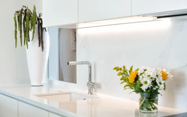 Stunning Modern Apt Frontline beach - RDR206