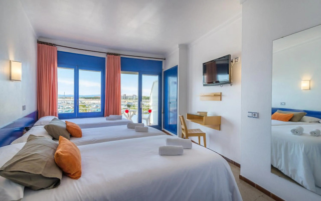 Hotel & Diving les Illes