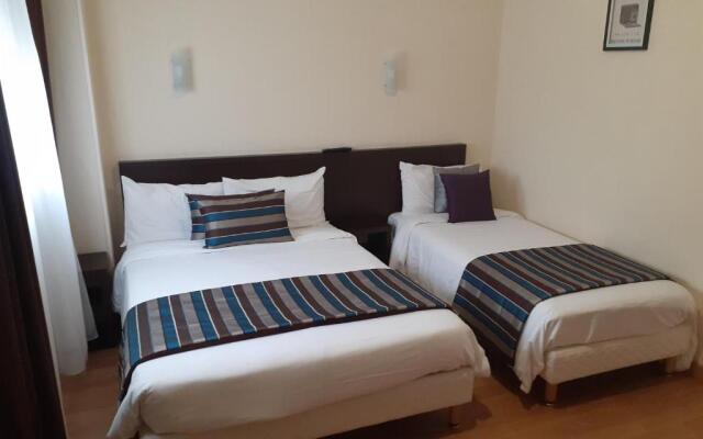 Hôtel Le Chapeau Rouge