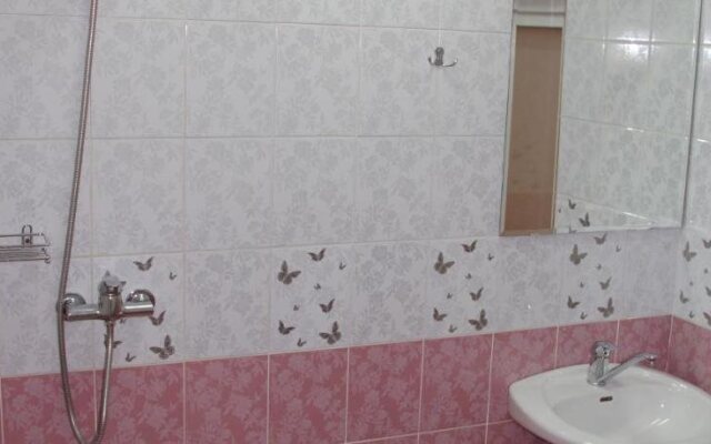 Alexandr House