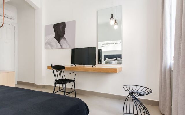 Monk Monastiraki Suites