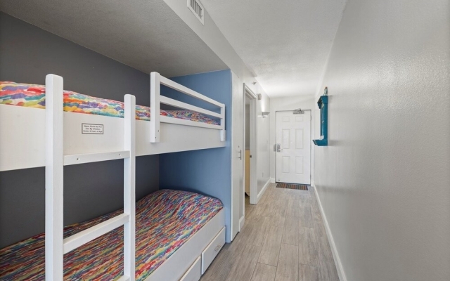 Pelican Beach 0108 1 Bedroom Condo by Pelican Beach Management