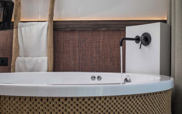 Vanik Suites