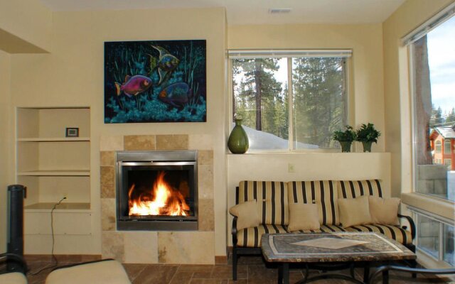 The Pine Tree Lodge