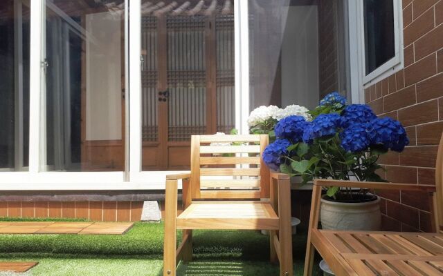 Seoul Story Hanok