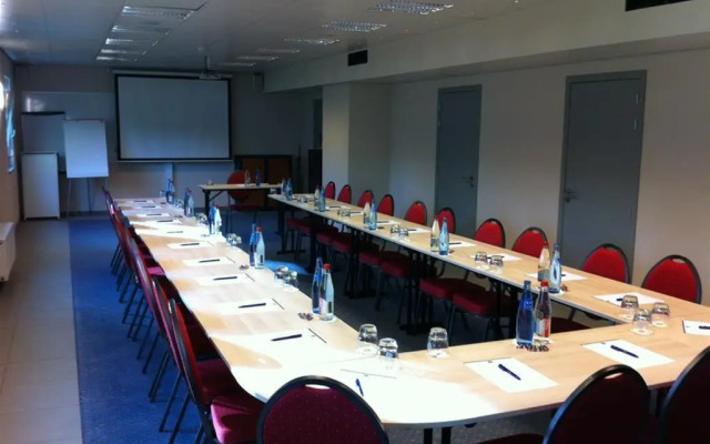 Ibis Styles Charleroi Airport Aero 44