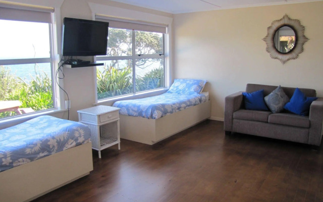 Tipi and Bob's Waterfront Lodge