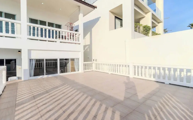Prime Location  Pool View BBQ V274