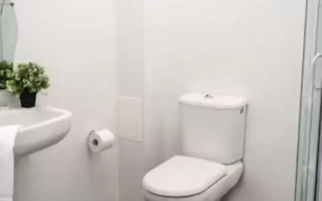 1 Bedroom Apt Leamington Spa Golden