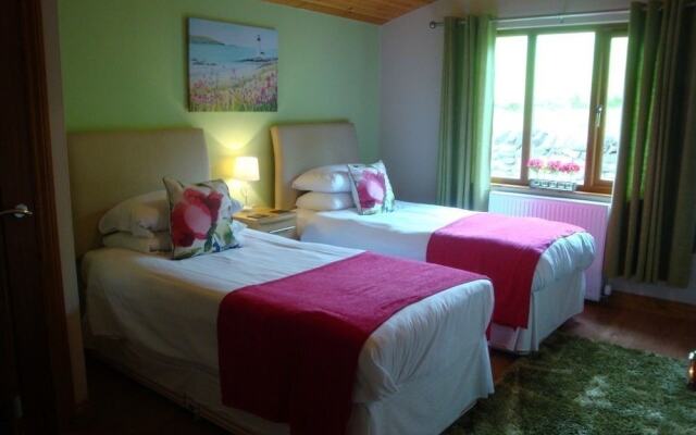 Woodpecker Lodge With Hot Tub Near Cupar, Fife