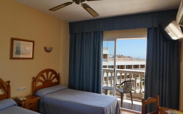 Hotel Parasol by Dorobe