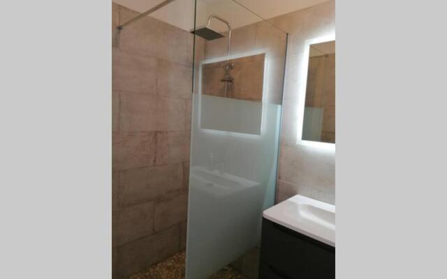 Appartement les pieds dans l'eau 300 m plage - 2 piscines